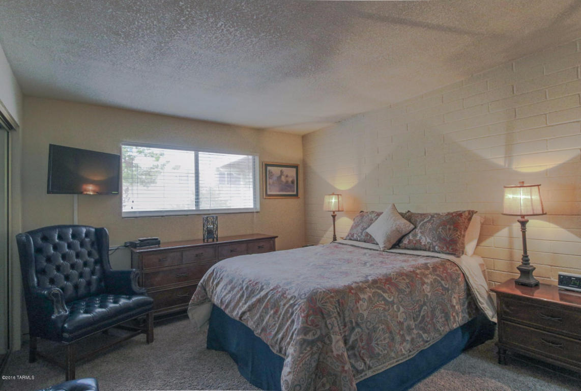 397 N Calle De Las Profetas, Green Valley, AZ 85614
