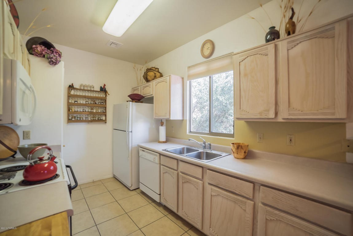 3765 S Camino Comica, Green Valley, AZ 85614