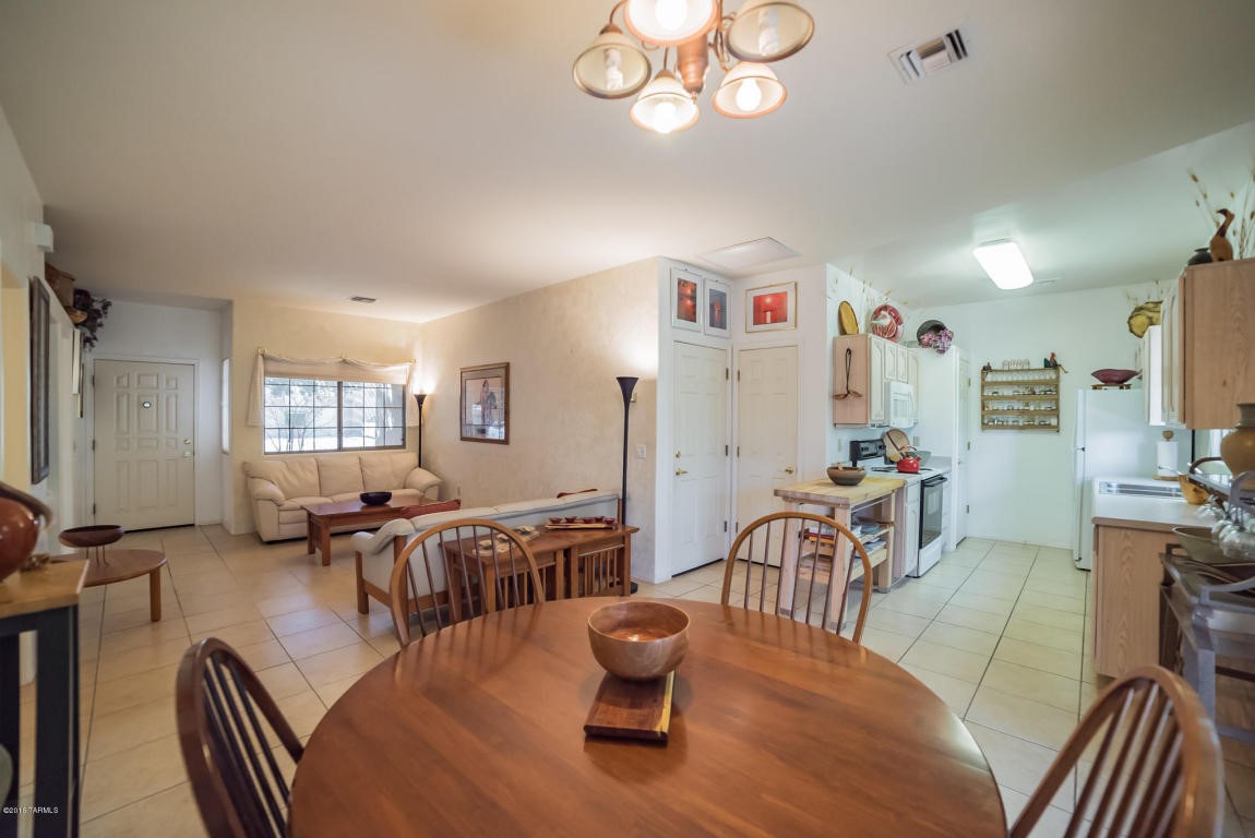 3765 S Camino Comica, Green Valley, AZ 85614