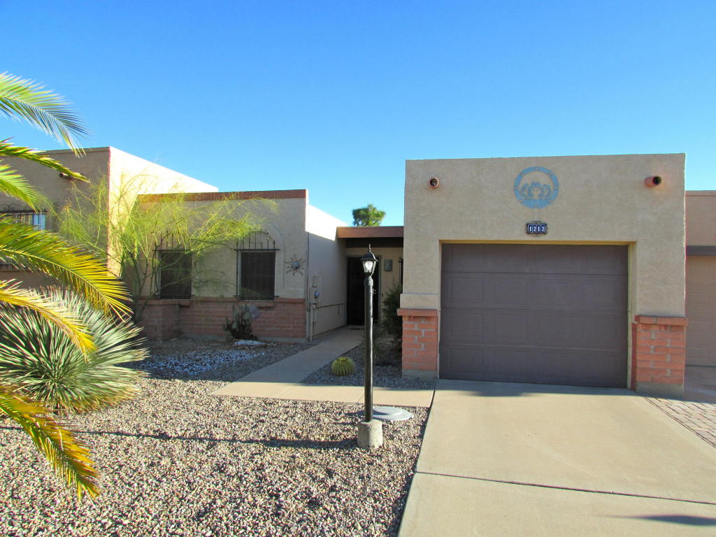 1212 W Camino Velasquez, Green Valley, AZ 85614