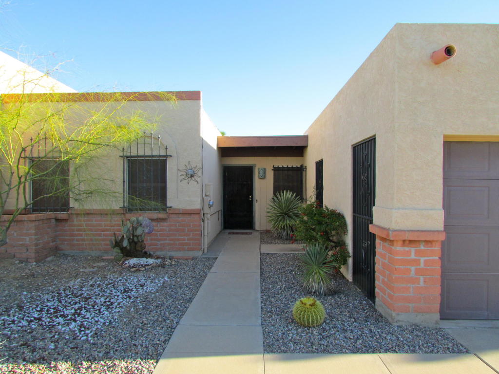 1212 W Camino Velasquez, Green Valley, AZ 85614