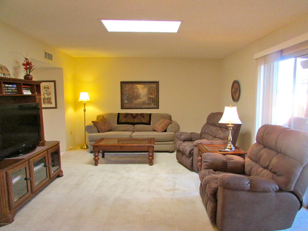 1212 W Camino Velasquez, Green Valley, AZ 85614