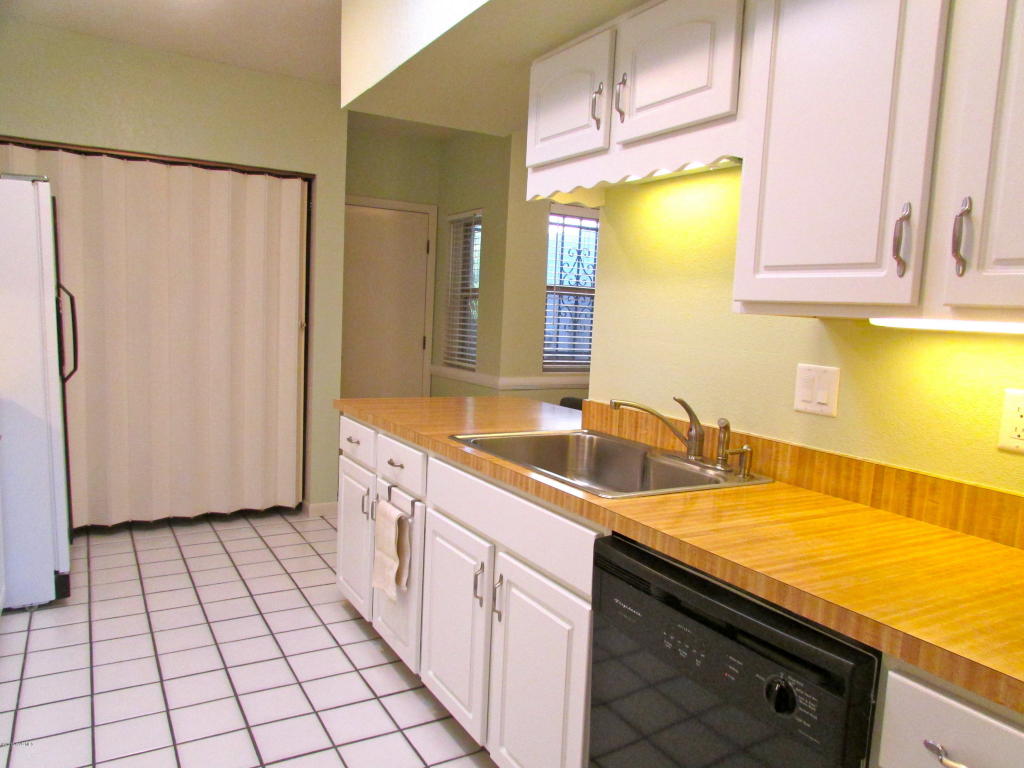 1212 W Camino Velasquez, Green Valley, AZ 85614