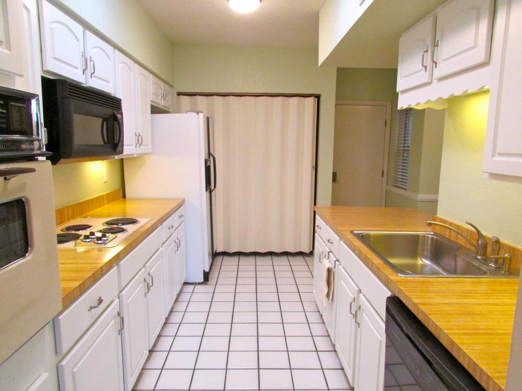 1212 W Camino Velasquez, Green Valley, AZ 85614