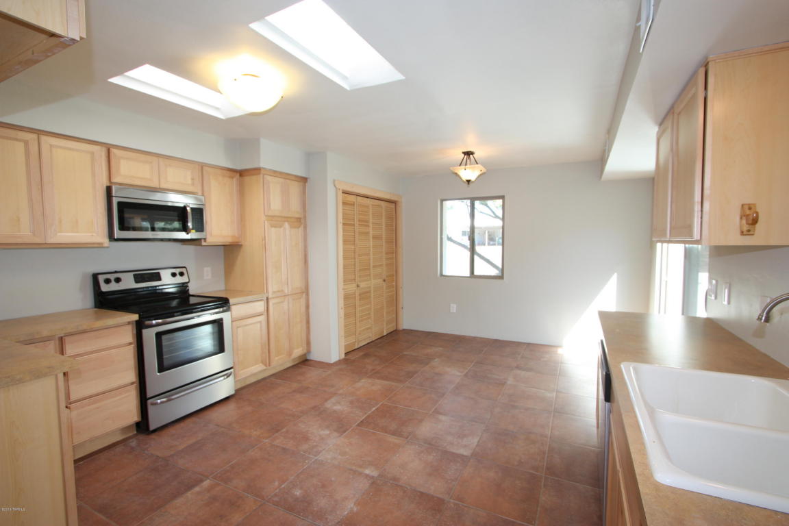 1320 N Placita Parasol, Green Valley, AZ 85614