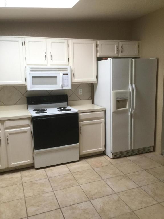 633 W Via San Mateo, Green Valley, AZ 85614