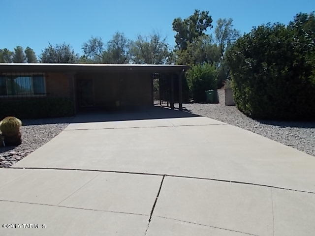 130 E El Limon, Green Valley, AZ 85614