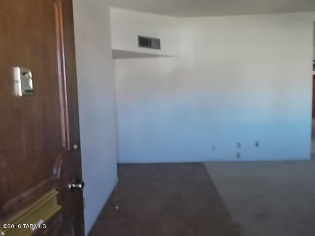 130 E El Limon, Green Valley, AZ 85614