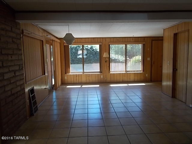 130 E El Limon, Green Valley, AZ 85614