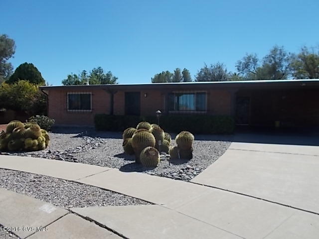 130 E El Limon, Green Valley, AZ 85614