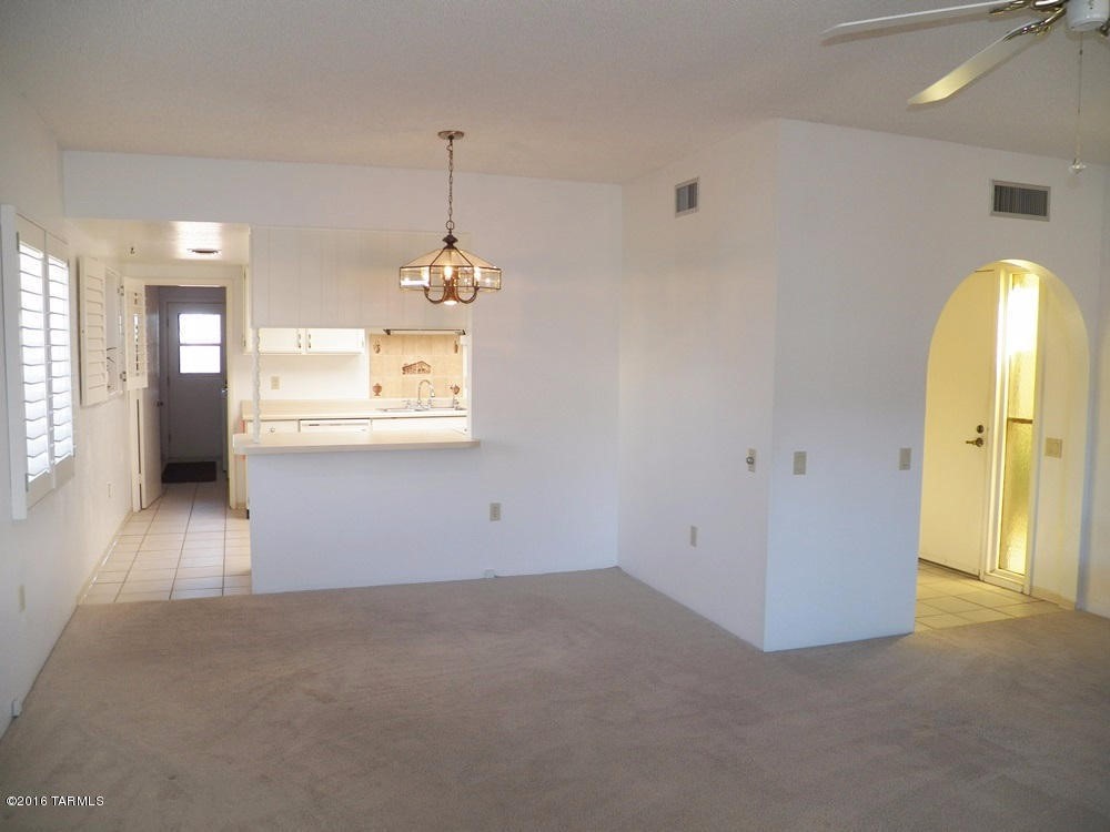 518 W Paseo Del Prado, Green Valley, AZ 85614
