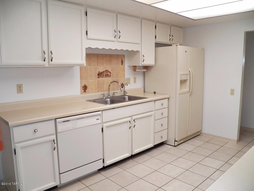 518 W Paseo Del Prado, Green Valley, AZ 85614