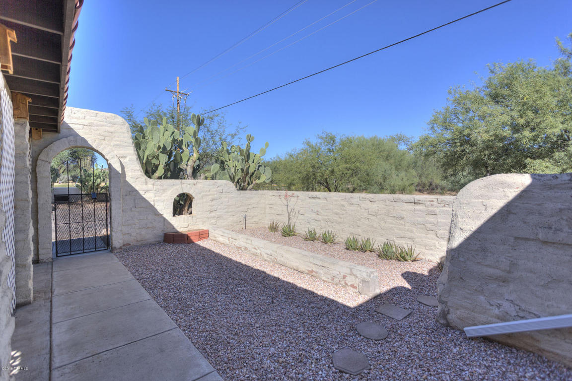 271 E Via Terrenal, Green Valley, AZ 85614