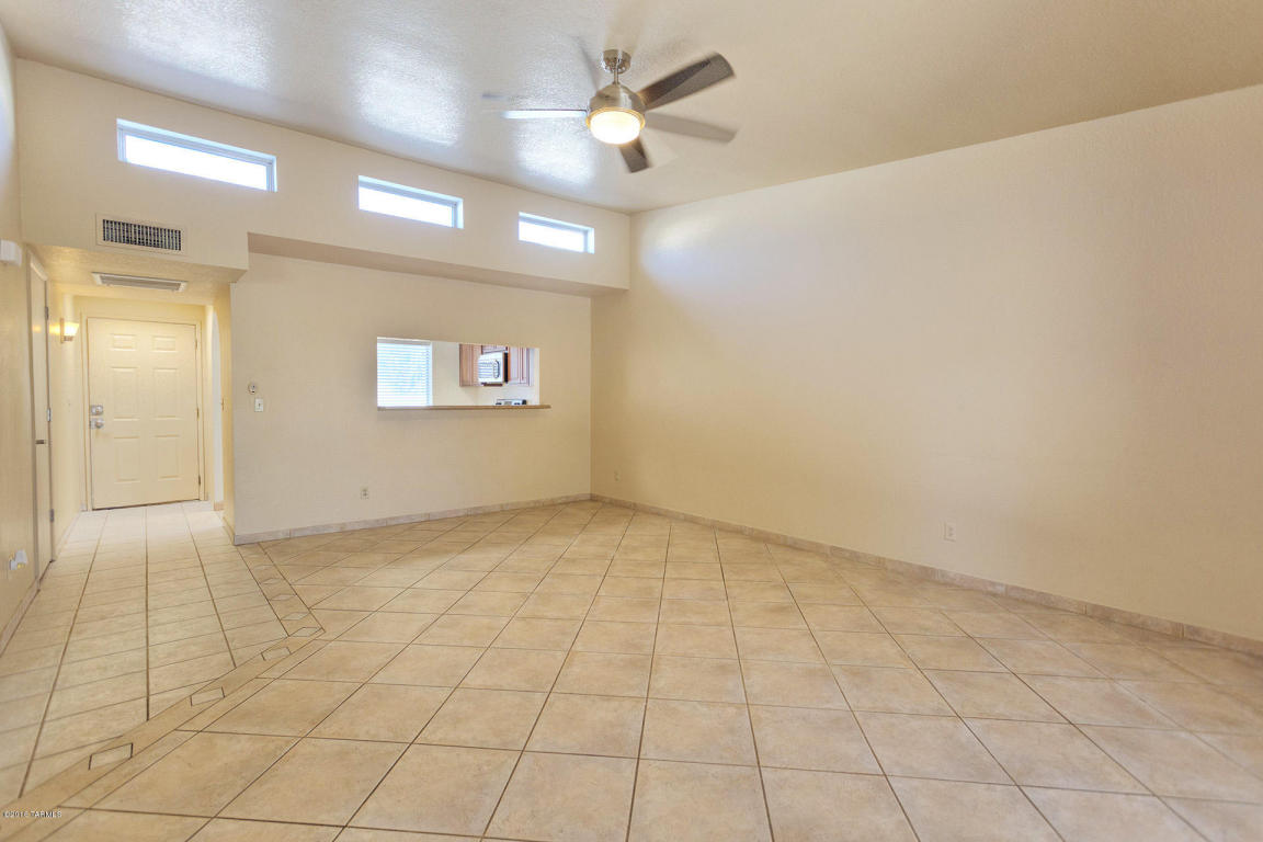 271 E Via Terrenal, Green Valley, AZ 85614