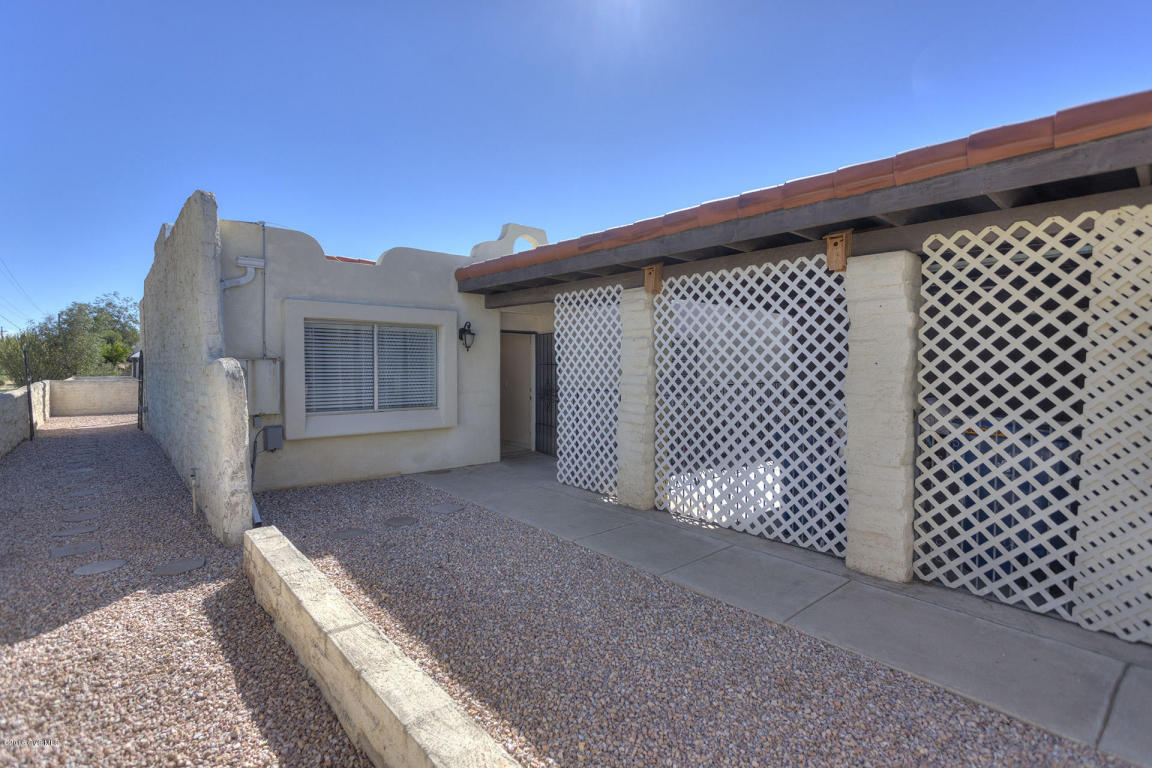 271 E Via Terrenal, Green Valley, AZ 85614