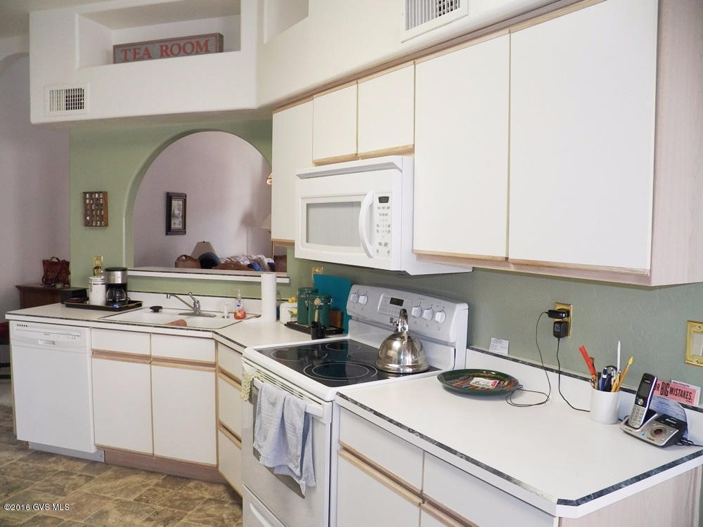 577 W Via Rosaldo, Green Valley, AZ 85614