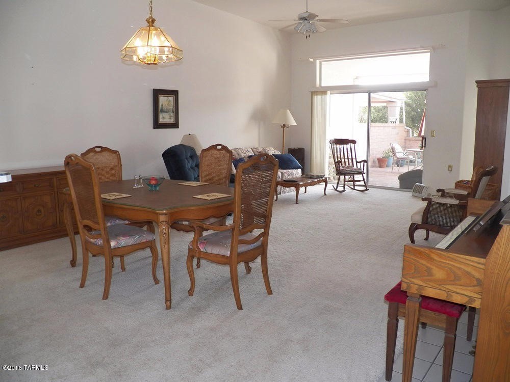 577 W Via Rosaldo, Green Valley, AZ 85614