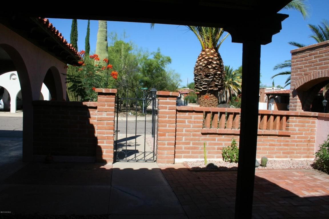 88 N Los Olmos, Green Valley, AZ 85614