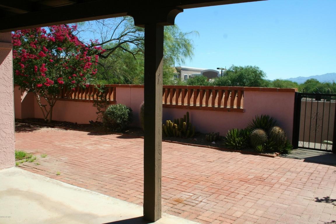88 N Los Olmos, Green Valley, AZ 85614