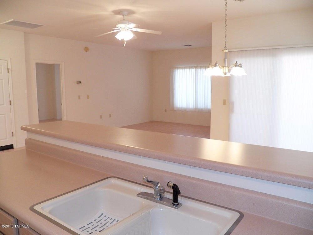 762 W Paseo Del Cuple, Green Valley, AZ 85614