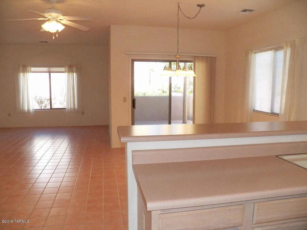 762 W Paseo Del Cuple, Green Valley, AZ 85614
