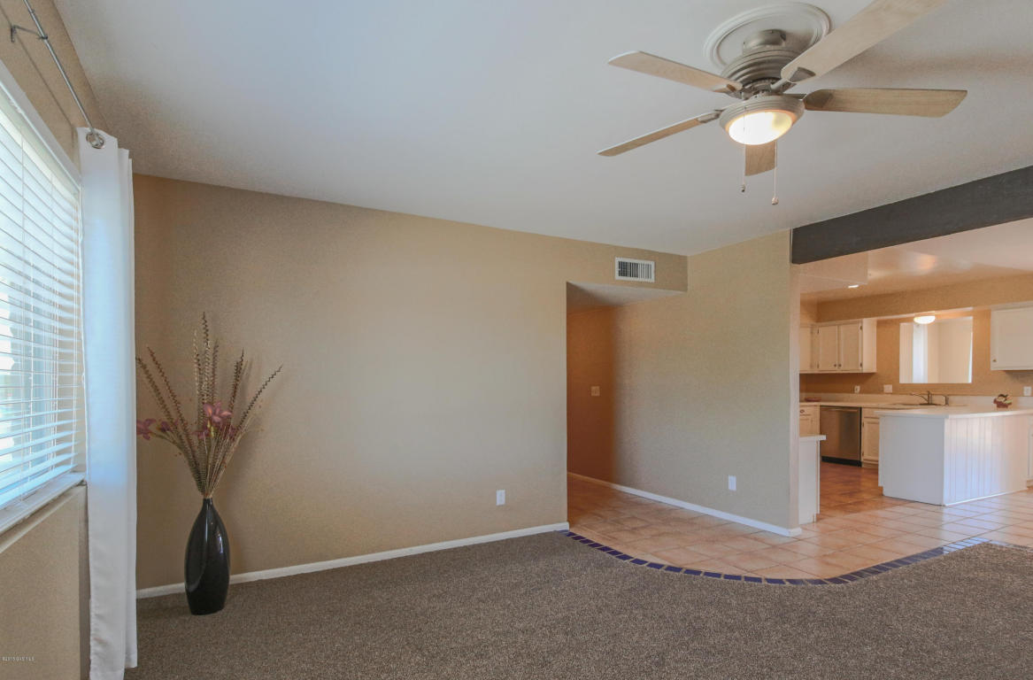 122 E La Pera, Green Valley, AZ 85614