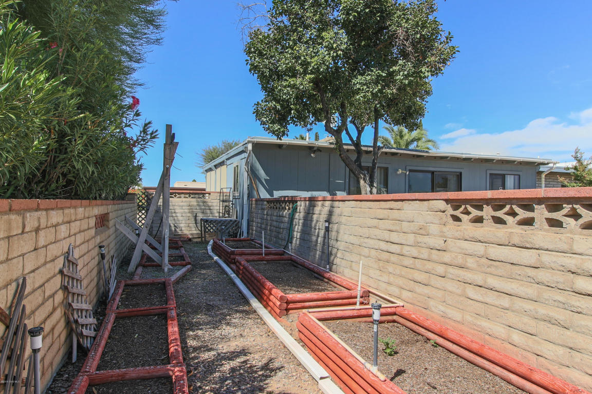 122 E La Pera, Green Valley, AZ 85614