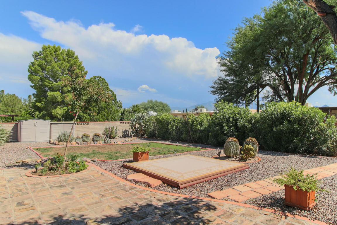 122 E La Pera, Green Valley, AZ 85614