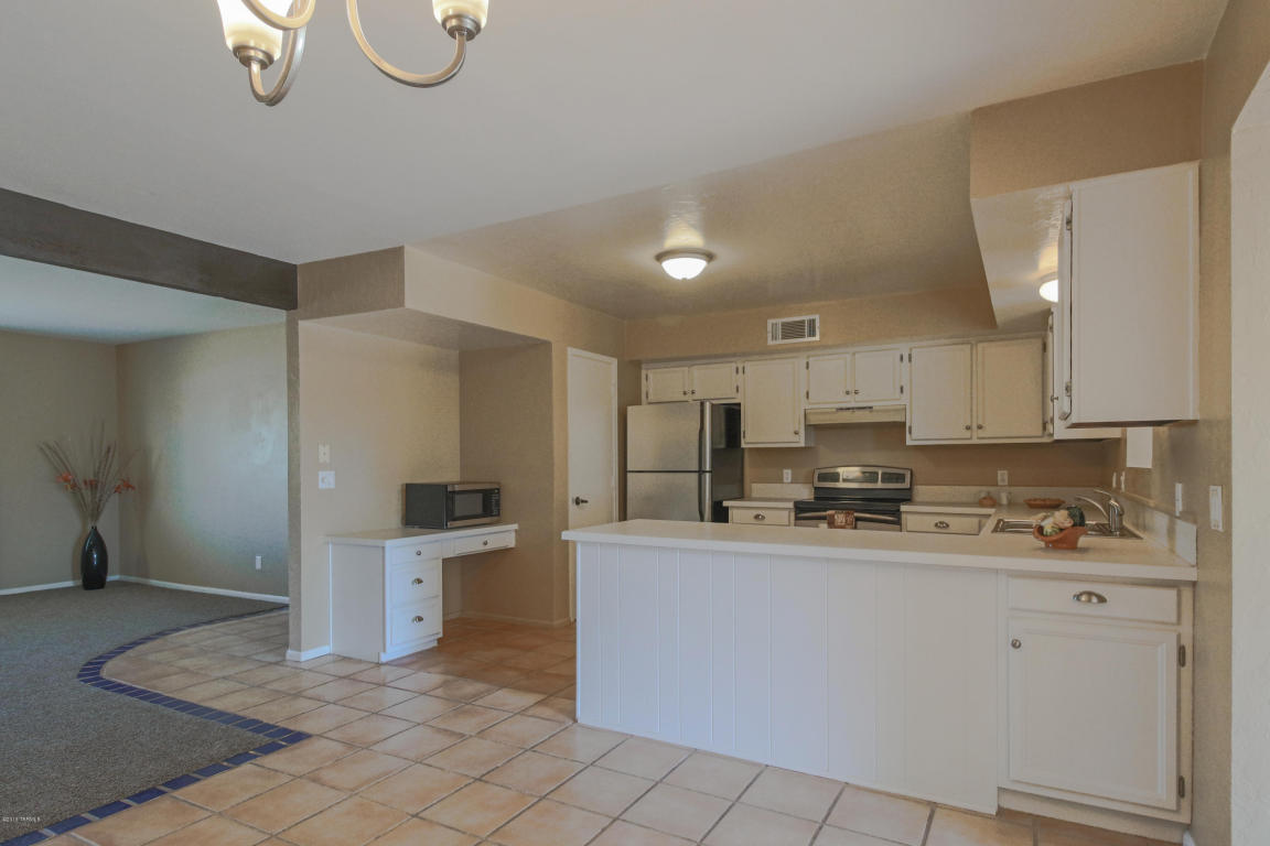 122 E La Pera, Green Valley, AZ 85614