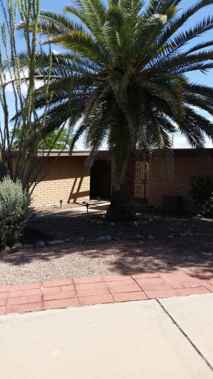 1210 N Via Vicam, Green Valley, AZ 85614