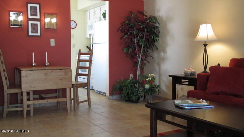 355 N Calle Del Chancero, Green Valley, AZ 85614