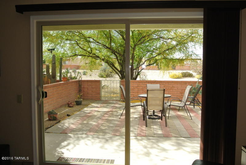 355 N Calle Del Chancero, Green Valley, AZ 85614