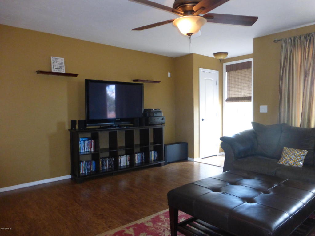 6936 S Jaxel Road, Hereford, AZ 85615
