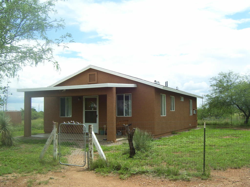 8705 E Friendship Way, Hereford, AZ 85615