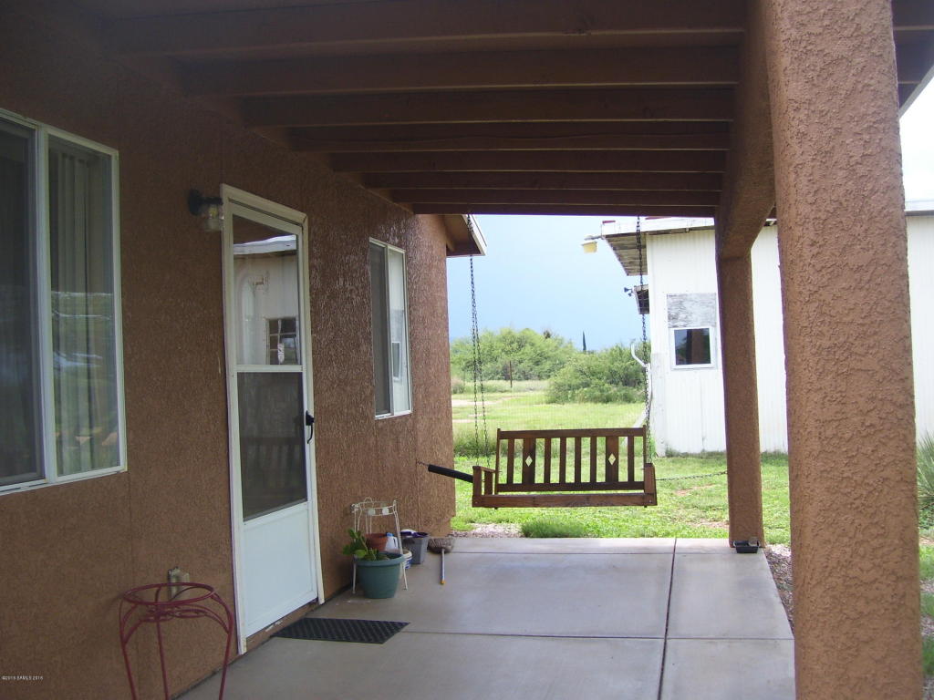 8705 E Friendship Way, Hereford, AZ 85615