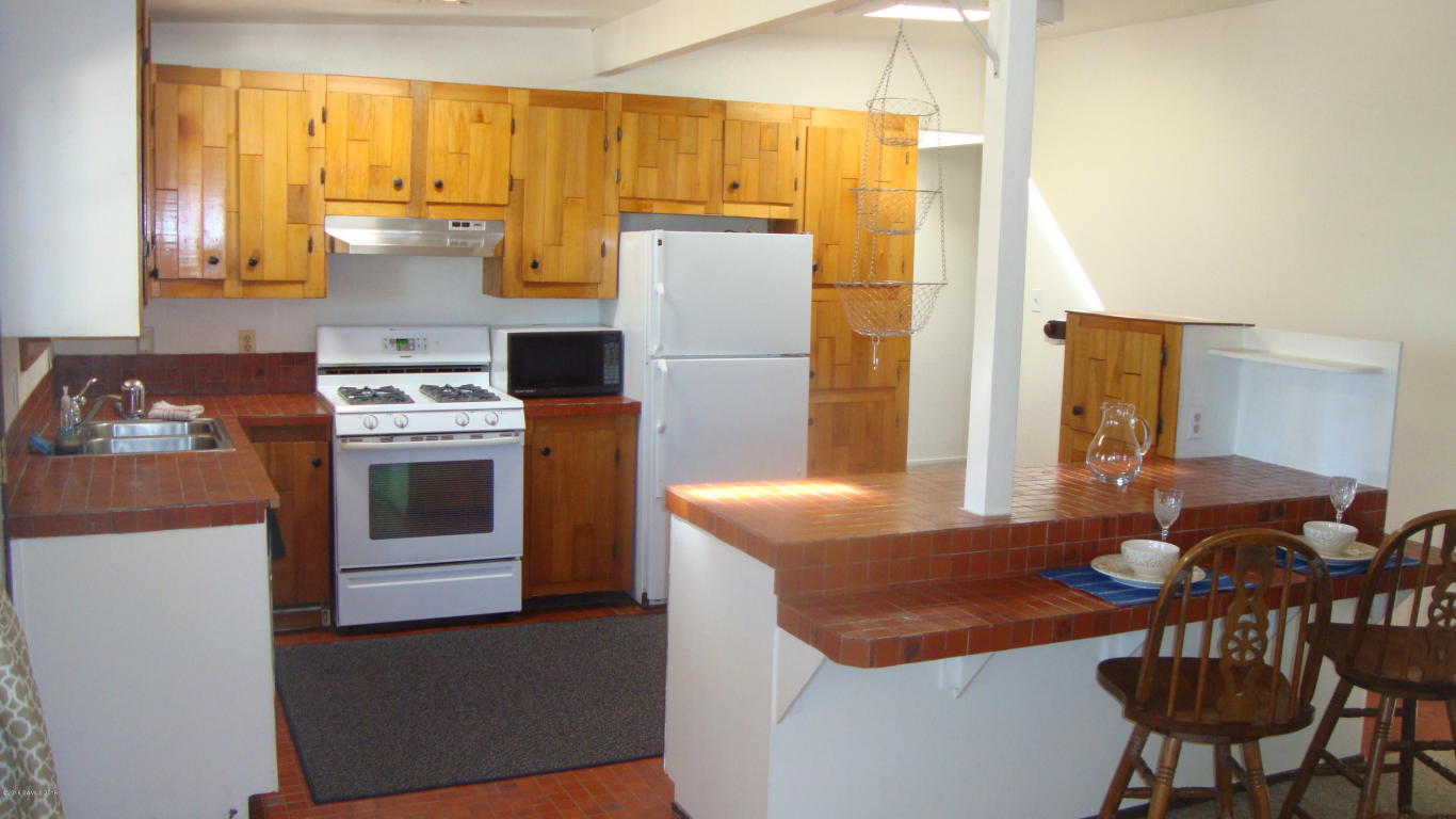 6513 S Cavalry Lane, Hereford, AZ 85615