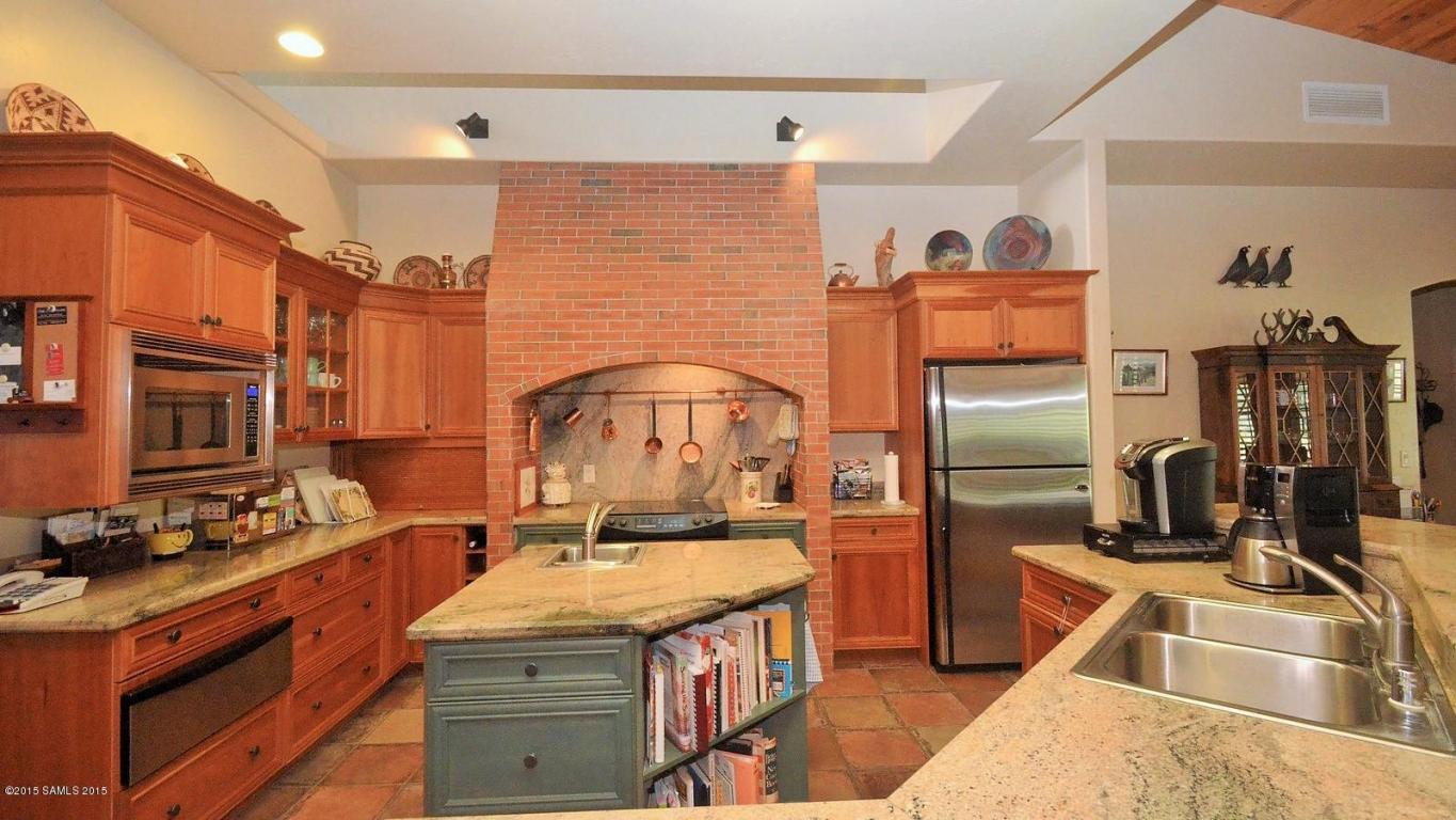 9245 S Bryerly Drive, Hereford, AZ 85615