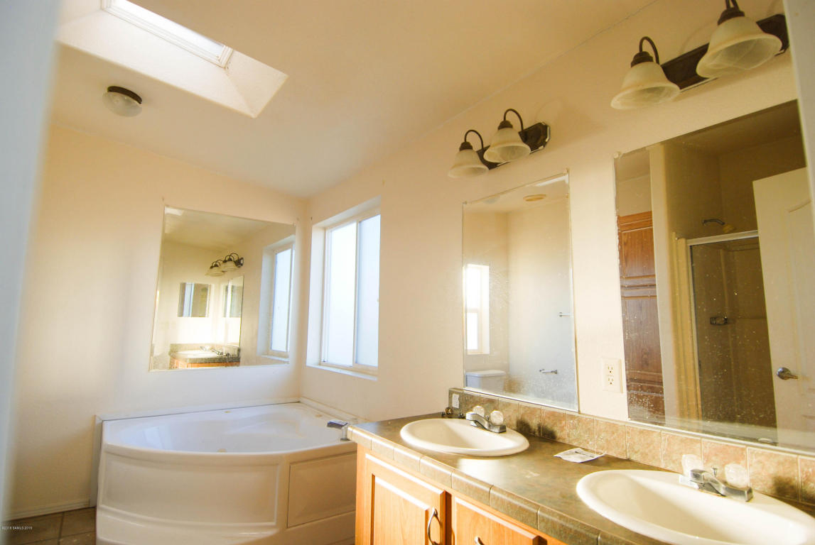 5851 S Calle De La Rosa, Hereford, AZ 85615