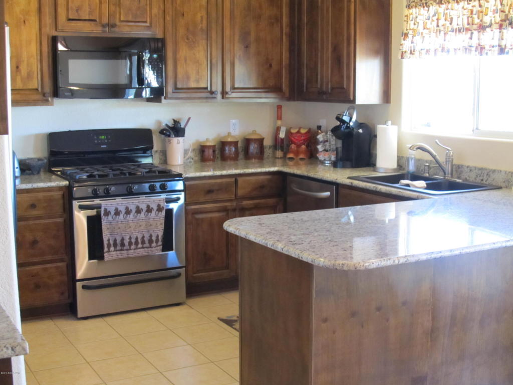 2513 N Calle Quinto, Huachuca City, AZ 85616