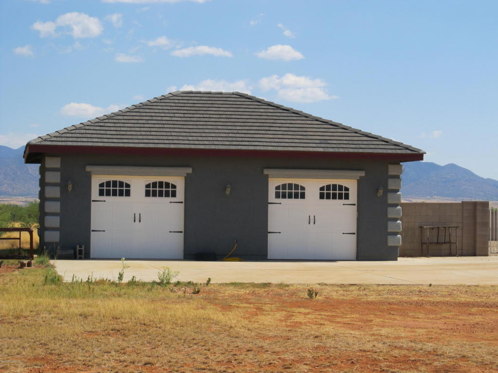 1992 N Chula Vista Road, Huachuca City, AZ 85616