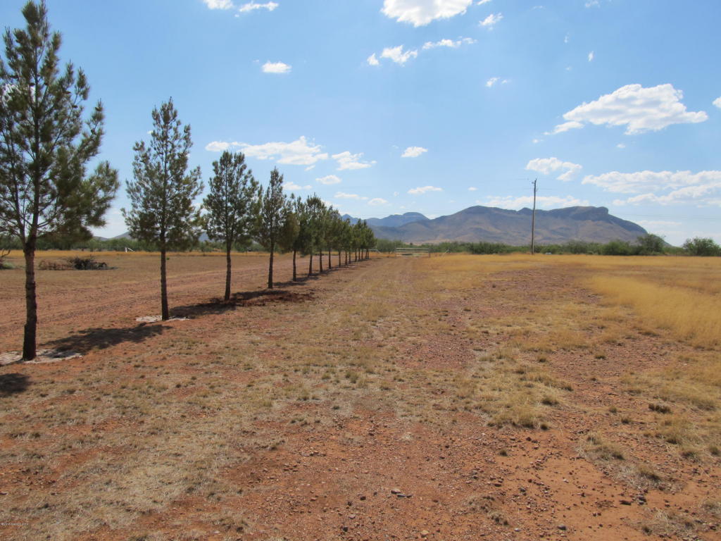 1992 N Chula Vista Road, Huachuca City, AZ 85616