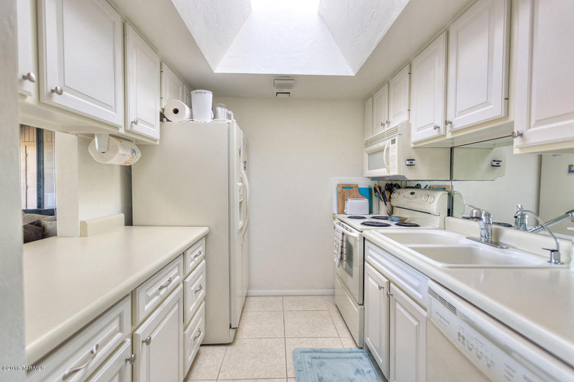 1436 W Desert Hills, Green Valley, AZ 85622