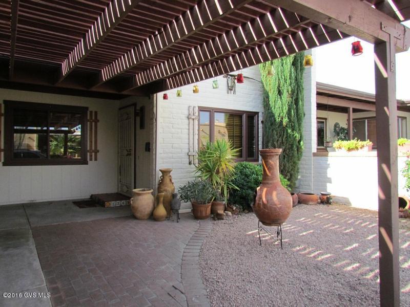 1369 W Aztec Court, Green Valley, AZ 85622