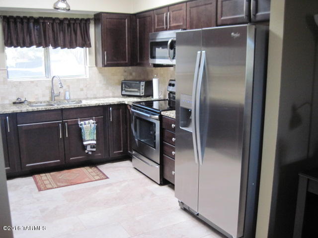 1754 W Camino Estelar, Green Valley, AZ 85622