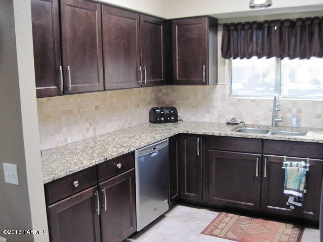 1754 W Camino Estelar, Green Valley, AZ 85622