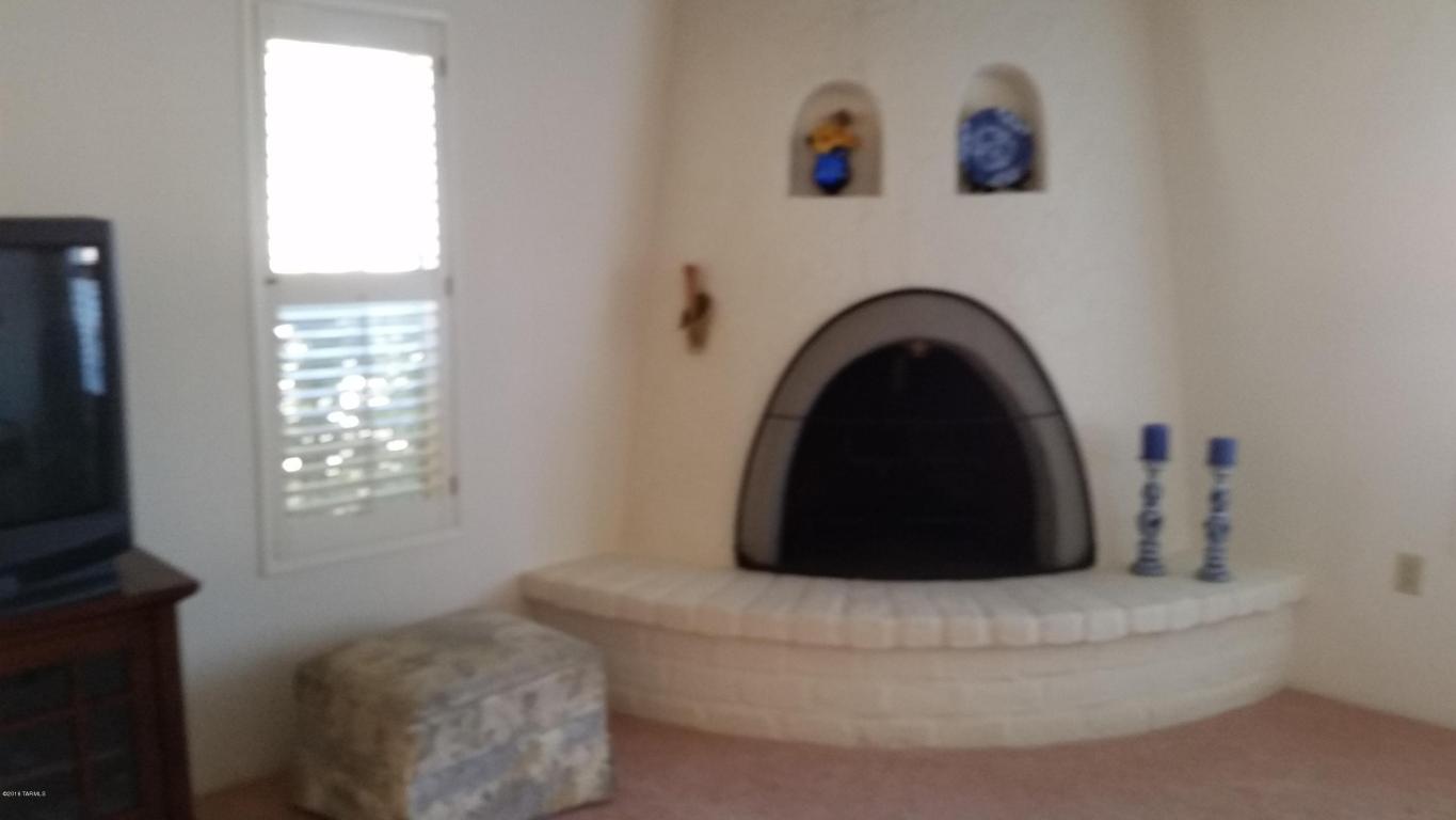 1036 W Camino Asturias, Green Valley, AZ 85622