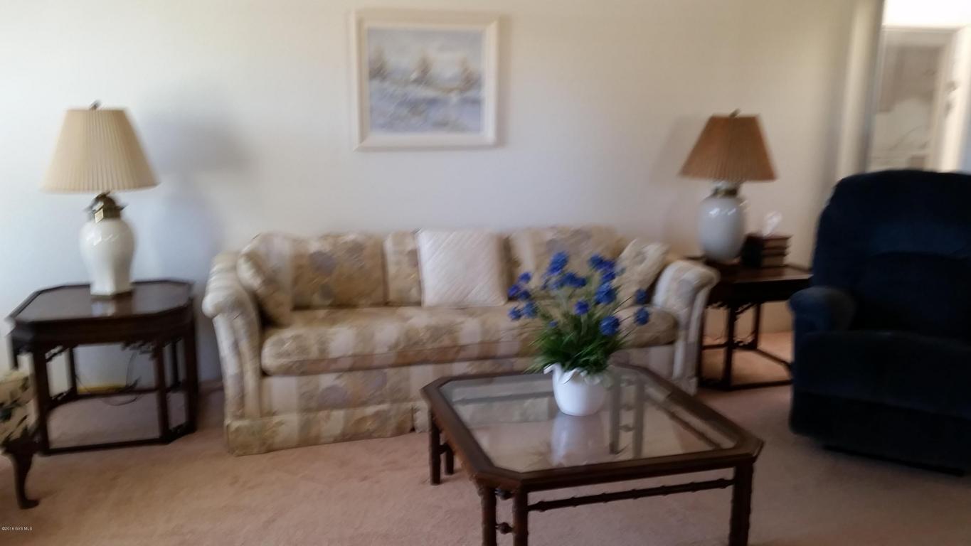 1036 W Camino Asturias, Green Valley, AZ 85622