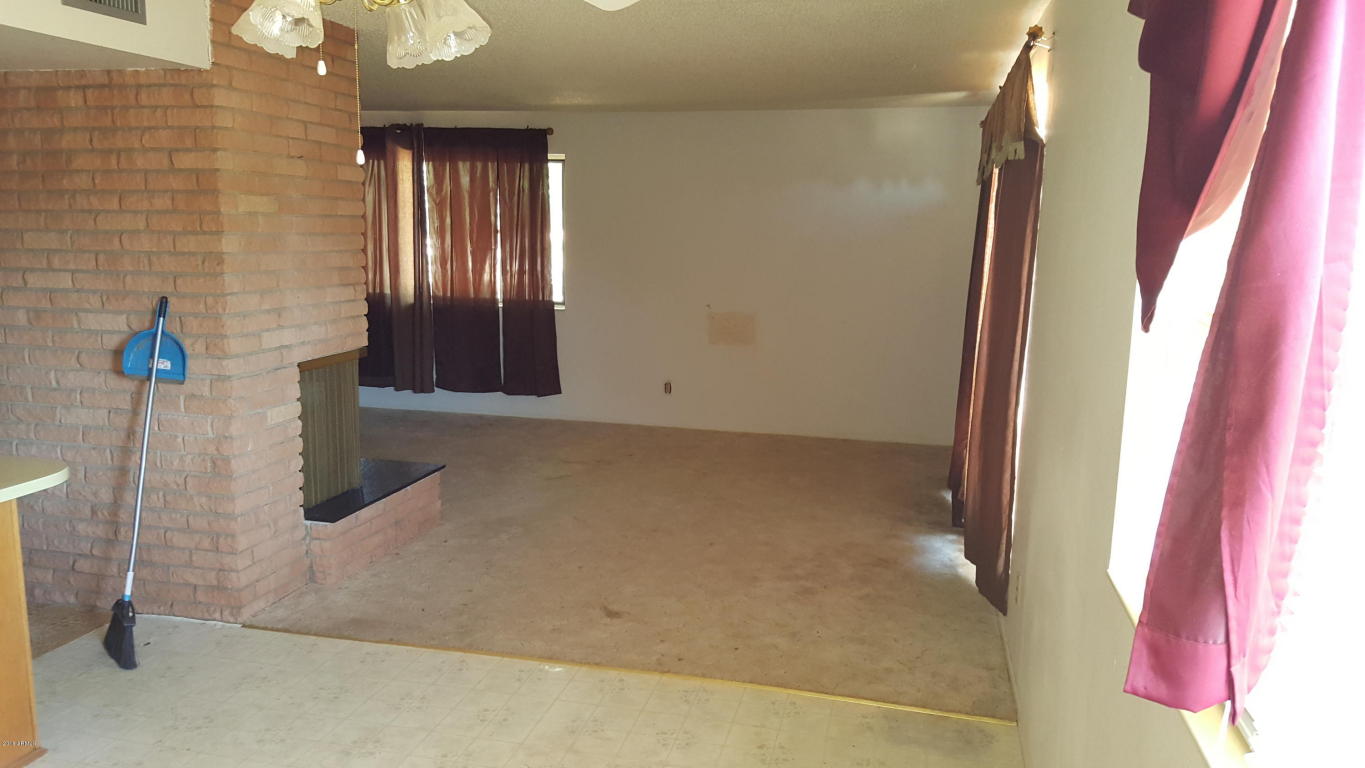 1011 E CHRISTMAS TREE Lane, Pearce, AZ 85625