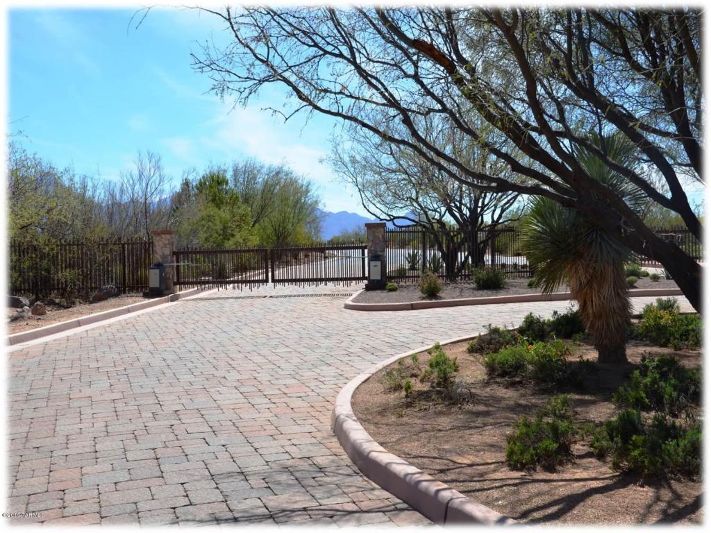 2552 E Maverick Mile E, Sahuarita, AZ 85629