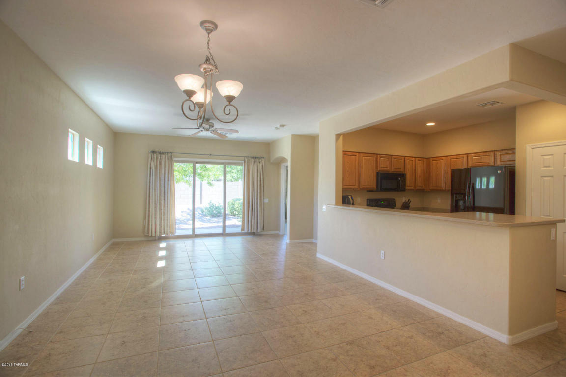 707 W Calle Media Luz, Sahuarita, AZ 85629
